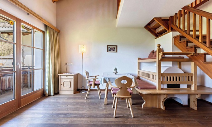 Campo Tures Apartment | Apartment 'Peintenhof Typ B' with Mountain View, Balcony & Wi-Fi
