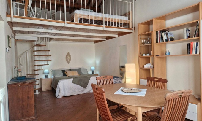 Riparbella Apartment | Apartment 'Piccolo Paradiso - Olivo' with Shared Pool, Wi-Fi and Air Conditioning