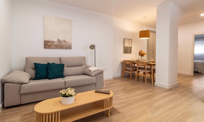 La Corza Apartment | Apartment 'Piso Junto Sta Justa 3' with Wi-Fi and Air Conditioning