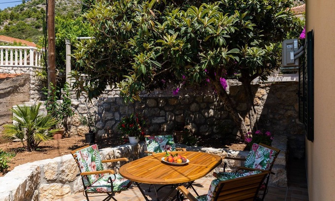 Trsteno Apartment | Apartment Pod Nespolom - One Bedroom Apartment with Terrace