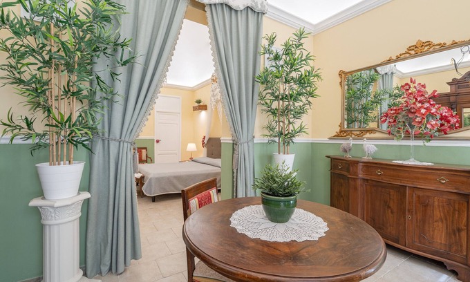 Noto Historic Centre Apartment | Apartment "Pomona Noto" with Wi-Fi & Air Conditioning