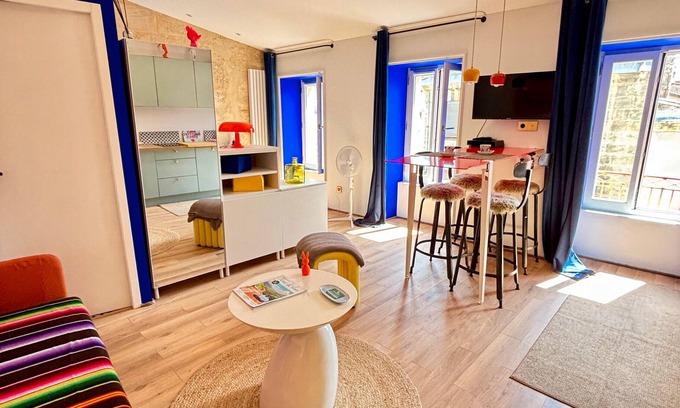 Saint-Michel Apartment | Apartment 'Pop'appart' with Wi-Fi