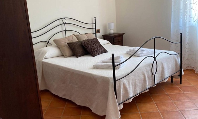 Montallegro Apartment | Apartment 'Quadrone Torre Salsa' with Sea View, Shared Terrace and Air Conditioning
