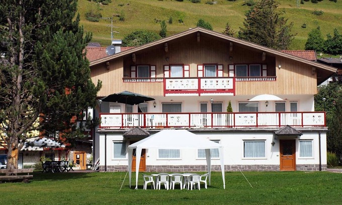 Pera Apartment | Apartment "Residence Cristina" with Mountain Views, Garden & Balcony