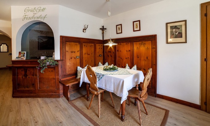 Tirolo Apartment | Apartment 'Residence Fischerhof Superior B8' with Mountain View, Shared Pool and Wi-Fi