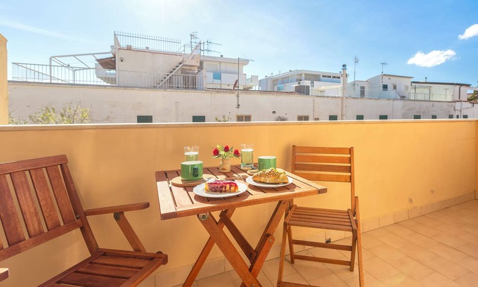 Lido Apartment | Apartment 'Riviera House' with Wi-Fi and Air Conditioning