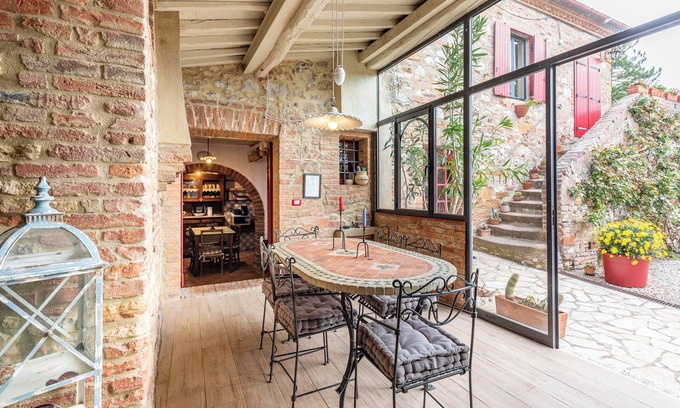 Trequanda Apartment | Apartment 'Rosso Poggiolo' with Shared Pool, Private Garden and Wi-Fi