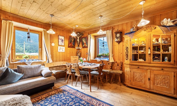 Plaus Apartment | Apartment "Sagschneiderhof Golden Delicious" with Mountain View, Whirlpool & Wi-Fi