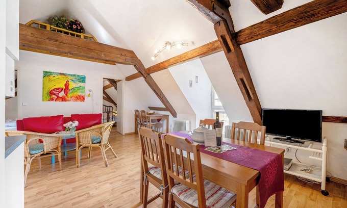 Maring-Noviand Apartment | Apartment 'Schwalbennest Auf Dem Weingut' with Shared Terrace, Shared Garden and Wi-Fi