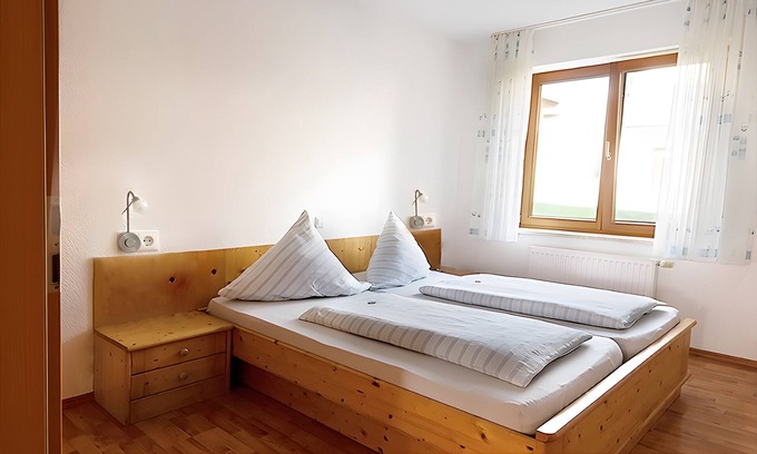 Borslingen Apartment | Apartment 'Schwalbennest' with Private Terrace, Shared Garden and Wi-Fi