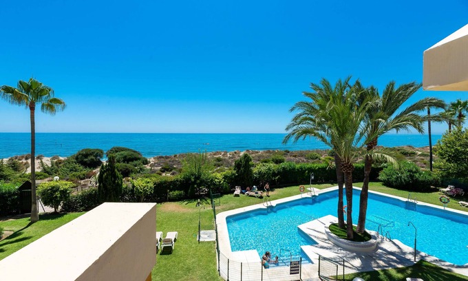 Nikki Beach Apartment | Apartment 'Sea Front Beach Studio' with Sea View, Wi-Fi and Air Conditioning