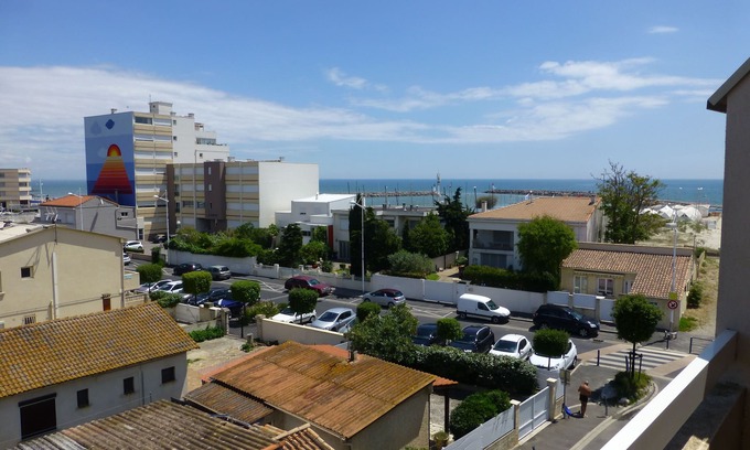 Carnon-Plage Apartment | Apartment, sea view with terrace 50M from the beach, large garage.