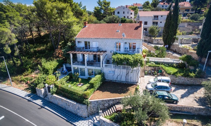 Cavtat Apartment | Apartment Siesta - Two-Bedroom Apartment with Balcony and Sea View