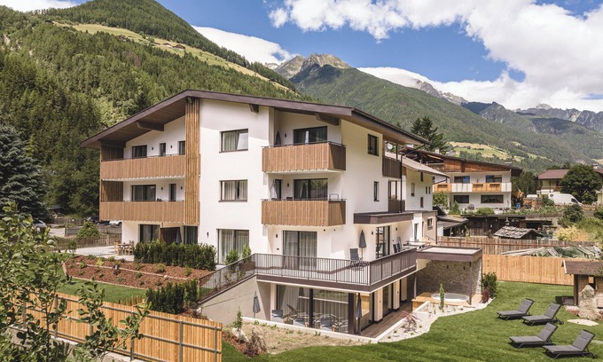 San Giovanni Apartment | Apartment 'Silva Mountain' with Mountain View, Private Terrace and Wi-Fi