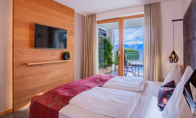Schenna Apartment | Apartment 'Sonnenblume 2' with Mountain View, Shared Pool and Wi-Fi