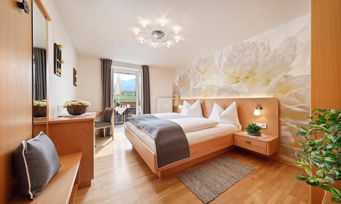 Merano Apartment | Apartment 'Stöckerhof Blume' with Mountain View, Shared Pool and Wi-Fi