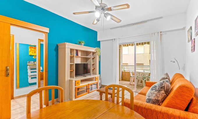 Santa Pola Apartment | Apartment 'Sunflower Club Náutico' with Private Terrace, Balcony and Wi-Fi