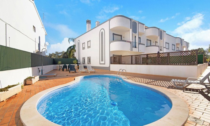 Figueiral Apartment | Apartment "Sunset" with Shared Pool, Private Terrace & Wi-Fi