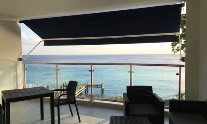 Schoelcher Apartment | Apartment T2 direct access to the sea Private pontoon