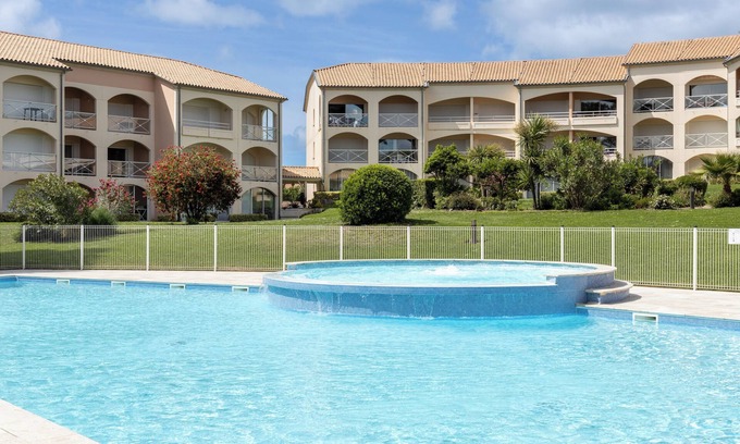 Moliets-et-Maa Apartment | Apartment T3 Golf with Pool, Terrace & Garden