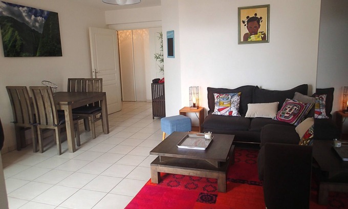 Centre-Ville Apartment | Apartment T3 Standing. St Pierre Réunion seafront.