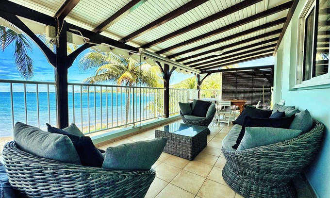 Tartane Apartment | Apartment T4 1st floor 3* villa by the ocean.