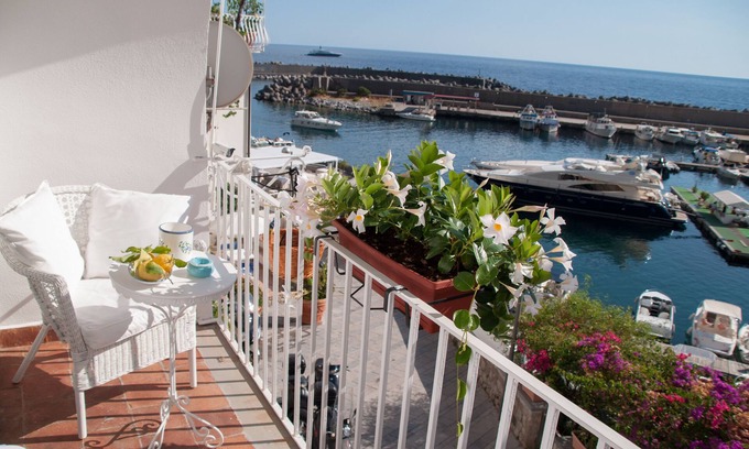 Maratea Apartment | Apartment "Terra": Spectacular View of the Port Of Maratea