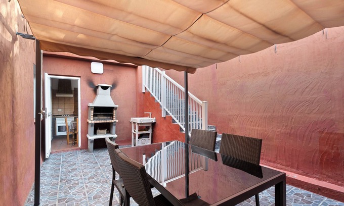 Mocanal Apartment | Apartment 'Trebol 3' with Sea View, Private Terrace and Wi-Fi