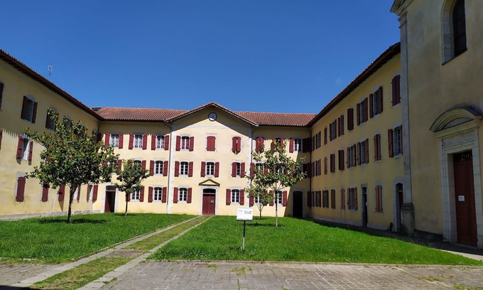 Larressore Apartment | APARTMENT TYPE F2 ON HISTORICAL SITE CLASSIFIED 3*