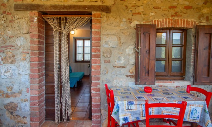 Gavorrano Apartment | Apartment 'Vecchio Molino - 5' with Shared Terrace, Shared Garden and Wi-Fi