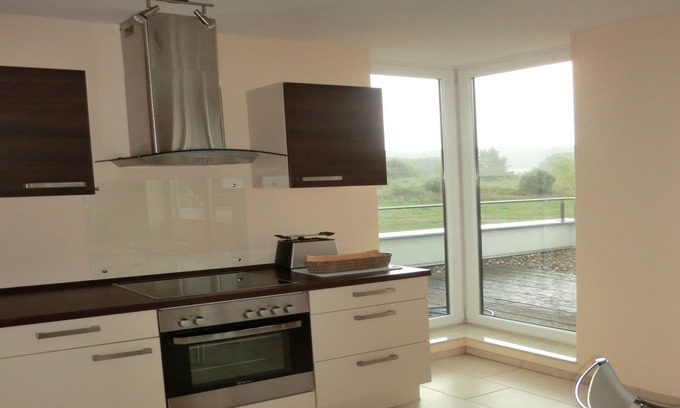 Wittenbeck Apartment | Apartment "Villa Im Grünen" with Private Terrace & Wi-Fi