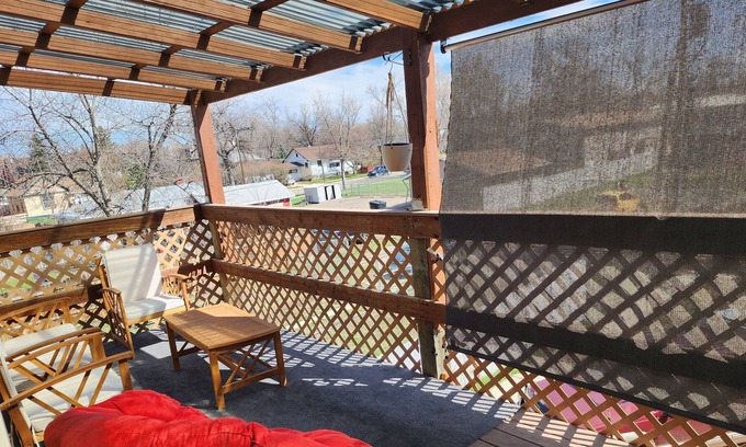 Great Falls Apartment | Apartment w large deck and ac