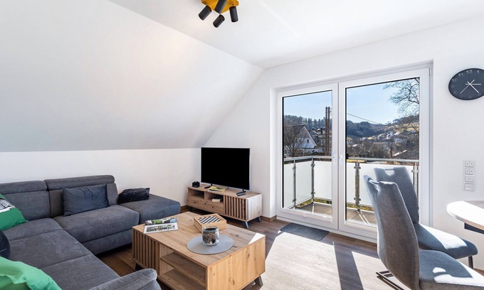 Fleckenberg Apartment | Apartment 'Waldhaus' with Mountain View, Balcony and Wi-Fi