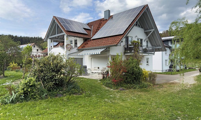 Tettnang Apartment | Apartment 'Weiherblick' with Balcony and Wi-Fi