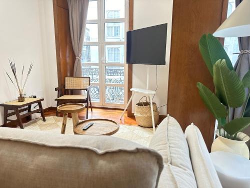 Maria Auxiliadora Apartment | Apartment with a balcony, downtown, free parking by YBH