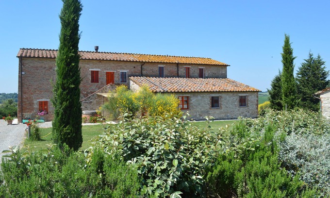 Torre A Castello Apartment | Apartment with beautiful view in the Crete Senesi