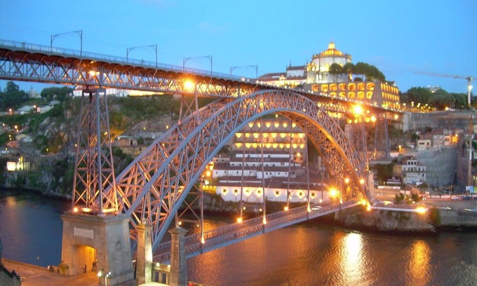 Centro / Baixa Apartment | Apartment with Fabulous Views over the River