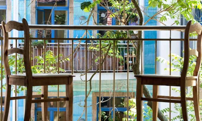 Outer Neustadt Apartment | APARTMENT WITH FRENCH BALCONY