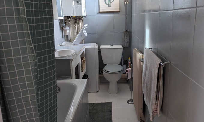 Viroflay Apartment | Apartment with garden