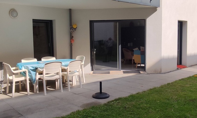 Concarneau Apartment | Apartment with garden, 63 m2, near beach and town, quiet and enclosed