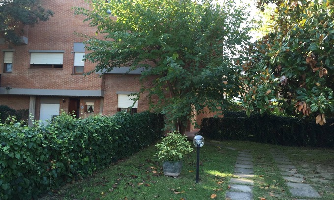 Tirrenia Apartment | Apartment with garden in villa 100 meters from the sea