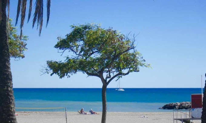 Vilafortuny Apartment | Apartment with large terrace 280m from the beach.12mn drive to Port Aventura
