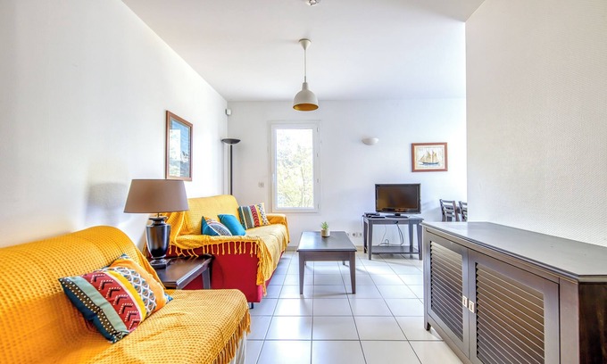 Soulac-sur-Mer Apartment | Apartment with Private Garden, Terrace, and Shared Pool in Soulac-sur-Mer