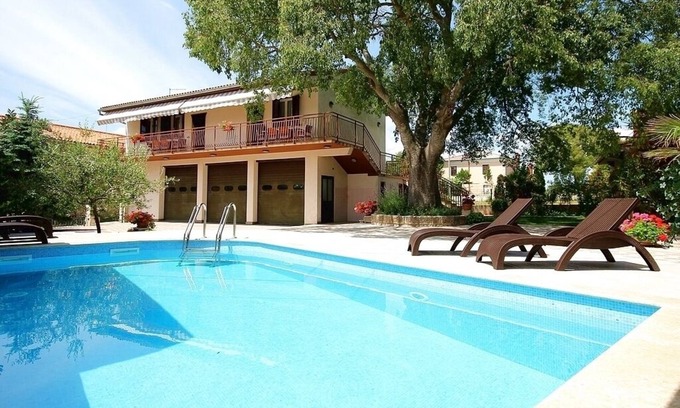 Krnica Apartment | Apartment with pool, air conditioning, WiFi
