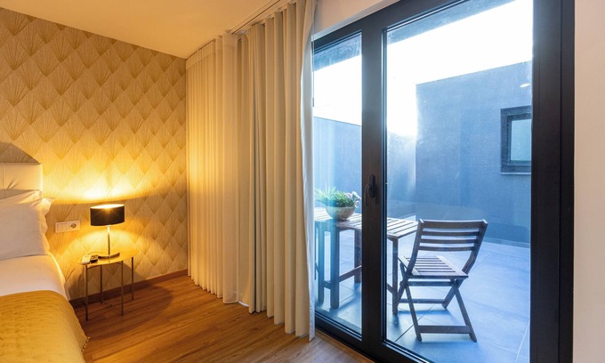 Aveiro Apartment | Apartment with private patio, WI-FI and air conditioning in the center of Aveiro