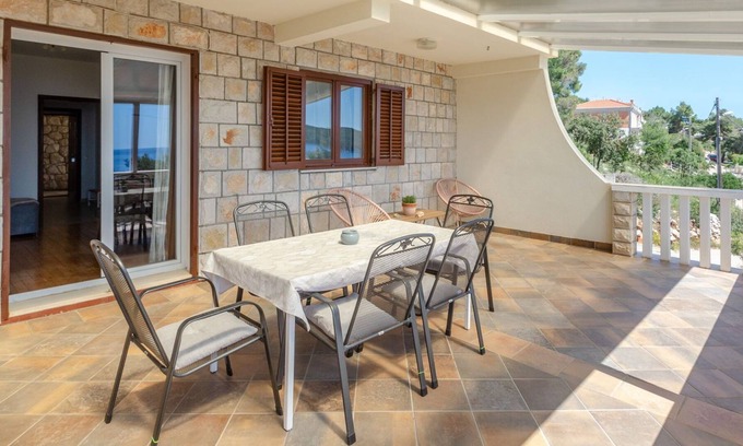Prizba Apartment | Apartment With Terrace and sea View- Olive
