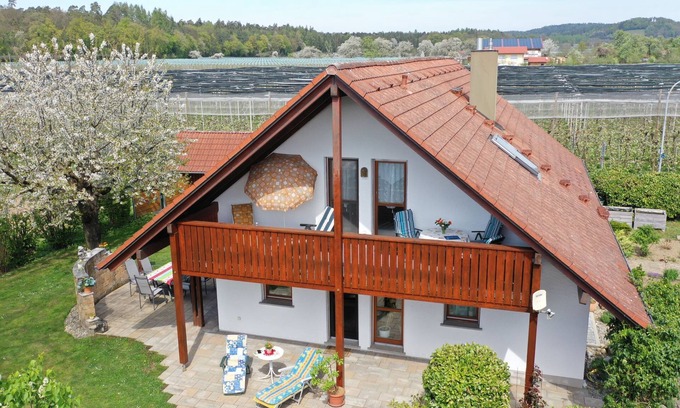 Langenargen Apartment | Apartment 'Zerlaut' with Balcony and Wi-Fi
