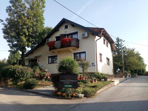Seliste Dreznicko House | Apartments and rooms with parking space Seliste Dreznicko, Plitvice - 14671