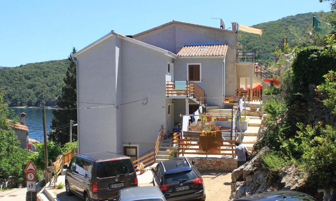 Valun Apartment | Apartments by the sea Valun, Cres - 8081