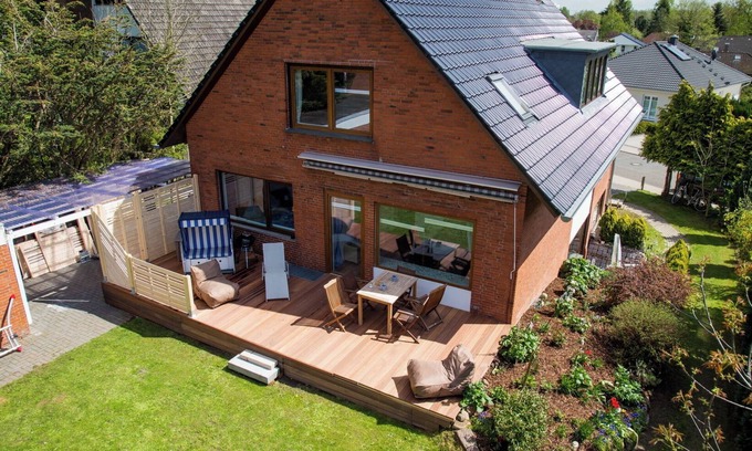 Timmendorfer Strand House | Apartments Meerzeit for up to 16 people with garden